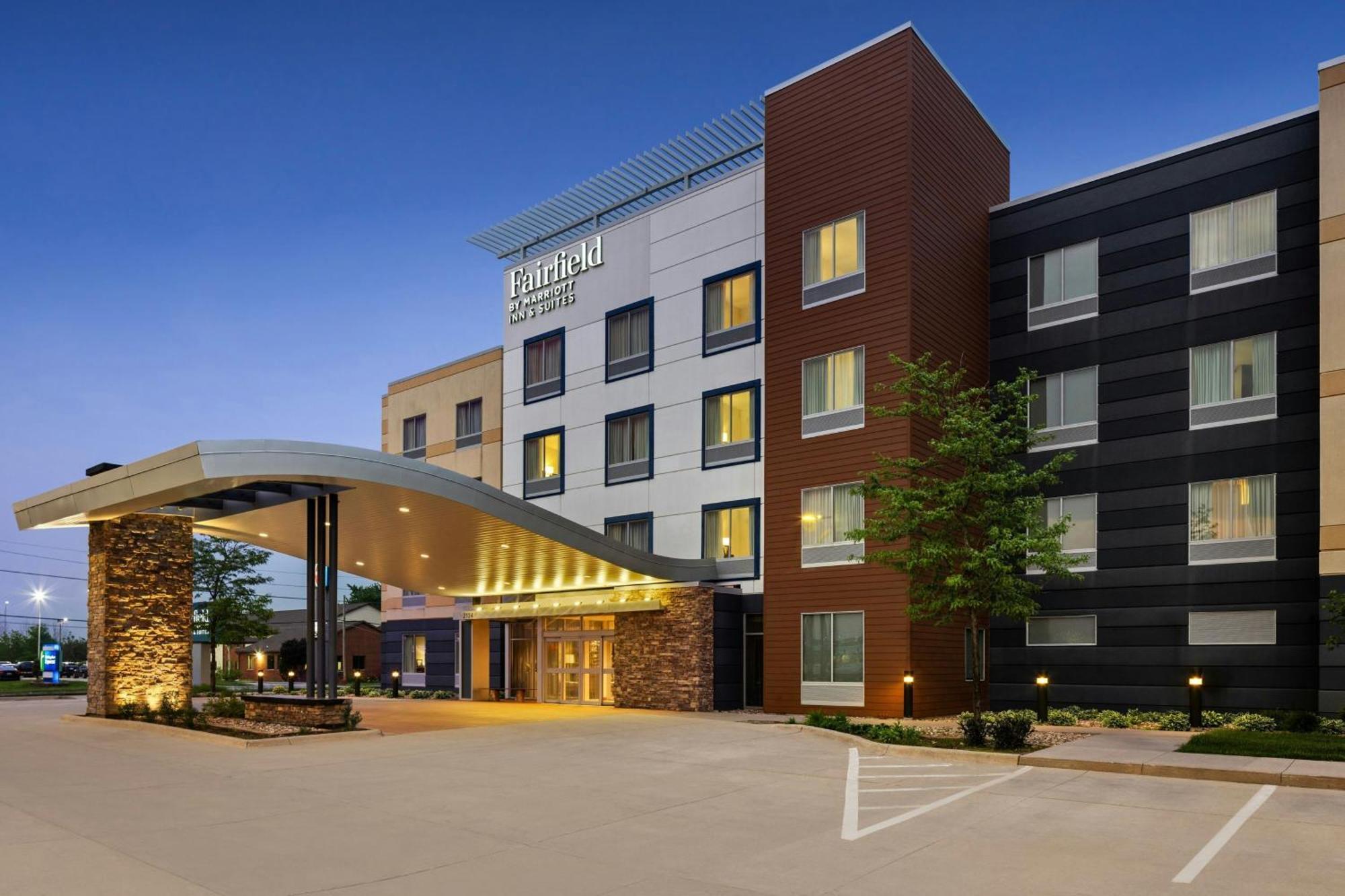 Fairfield Inn & Suites By Marriott Waterloo Cedar Falls Exterior foto